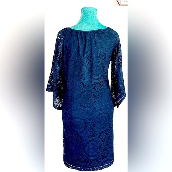 Tacera Navy Blue Lace Dress - Medium: Sophisticated Allure with Flowy Sleeves - Picture 4 of 11